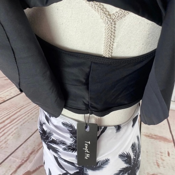 Bikini - Picture 3 of 5